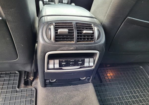 Porsche Cayenne cena 29900 przebieg: 249000, rok produkcji 2004 z Chocianów małe 379